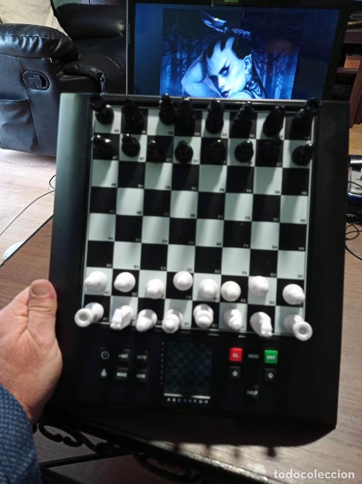 Juegos de mesa: AJEDREZ MILLENNIUM CHESSGENIUS COMPUTER 2000 M-810 - Foto 6