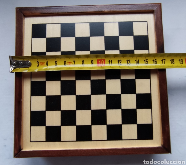 Juegos de mesa: Caja de madera con 4 juegos. - Foto 7