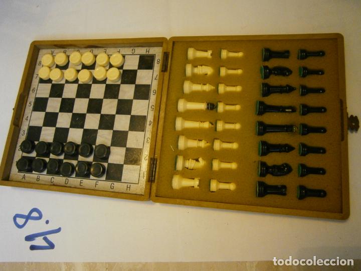 Juegos de mesa: ANTIGUO JUEGO DE DAMAS Y AJEDREZ MAGNETICO - Foto 2