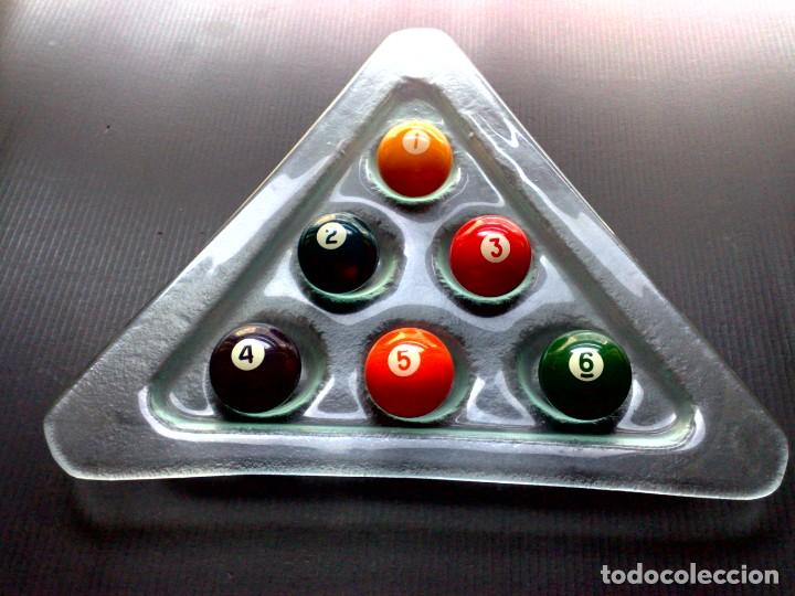 Juegos de mesa: RECIPIENTE TRIANGULAR DE CRISTAL CON SUS 6 BOLAS DE BILLAR,NUMERADO DE 1 AL 6. - Foto 1