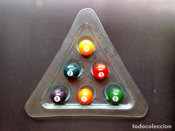 Juegos de mesa: RECIPIENTE TRIANGULAR DE CRISTAL CON SUS 6 BOLAS DE BILLAR,NUMERADO DE 1 AL 6. - Foto 4