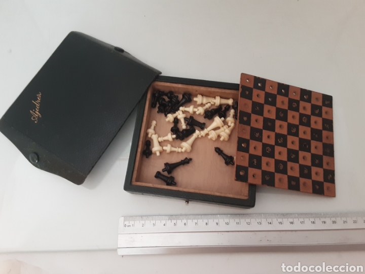 Juegos de mesa: Antiguo ajedrez peque&ntilde;o - Foto 1