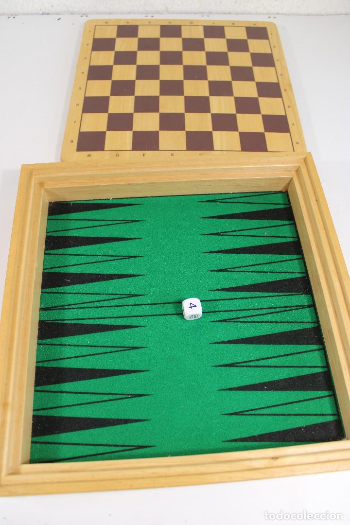 Juegos de mesa: ajedrez y fichas de damas en madera - Foto 2