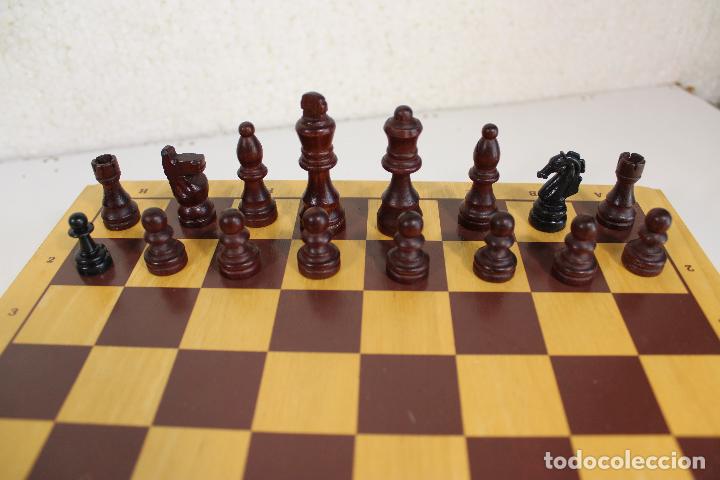 Juegos de mesa: ajedrez y fichas de damas en madera - Foto 3