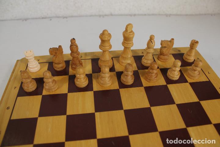 Juegos de mesa: ajedrez y fichas de damas en madera - Foto 4