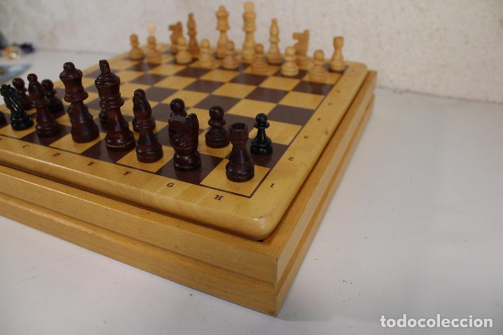 Juegos de mesa: ajedrez y fichas de damas en madera - Foto 6