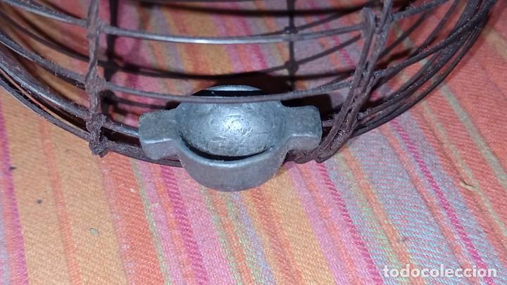 Juegos de mesa: Bingo antiguo, bolas y cartones - Foto 3