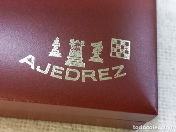 Juegos de mesa: AJEDREZ-IM&Aacute;N (CAJA-PIEL Y MADERA) - Foto 3