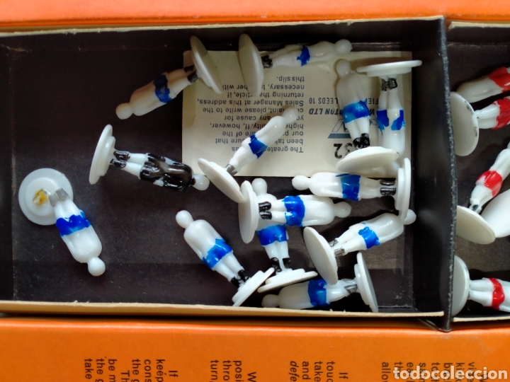 Juegos de mesa: Juego de mesa de f&uacute;tbol waddingtons table soccer 1965 - Foto 4