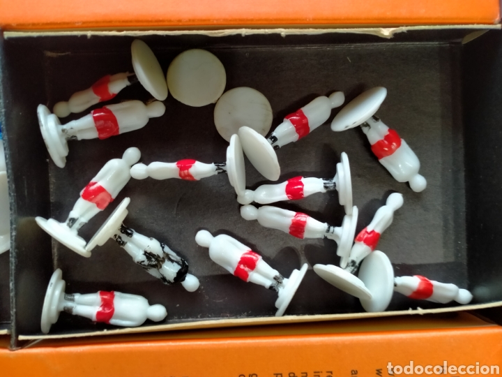 Juegos de mesa: Juego de mesa de f&uacute;tbol waddingtons table soccer 1965 - Foto 14