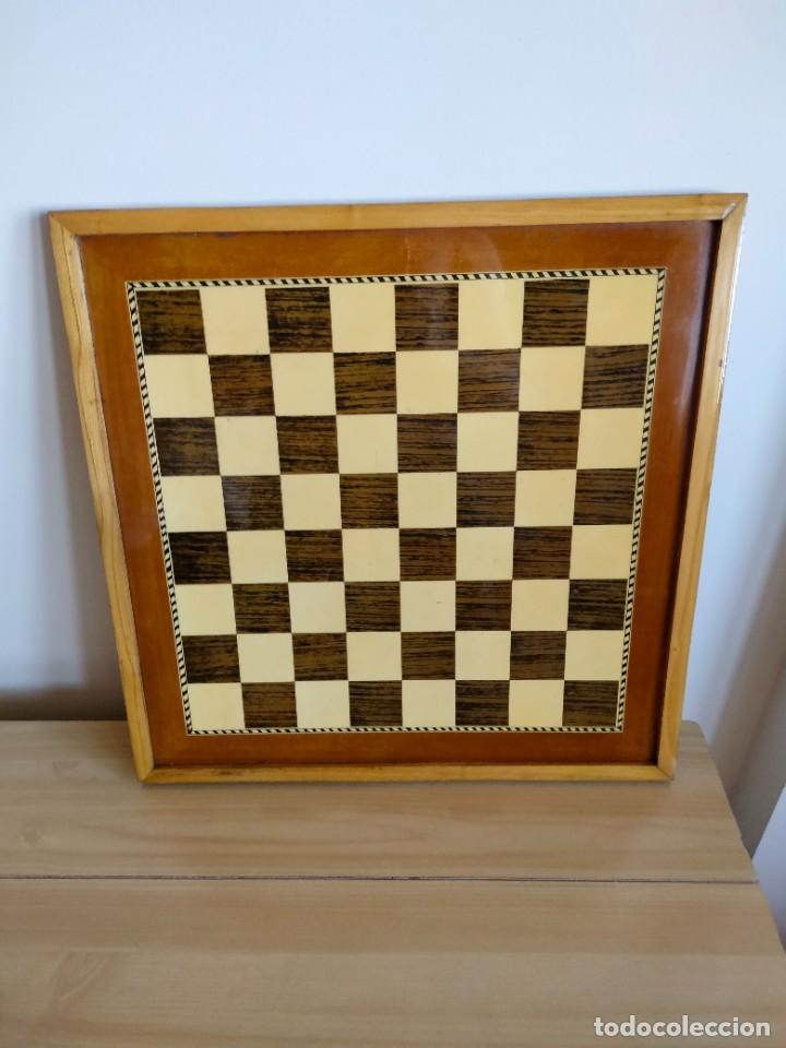 Juegos de mesa: TABLERO DE AJEDREZ LACADO - Foto 1