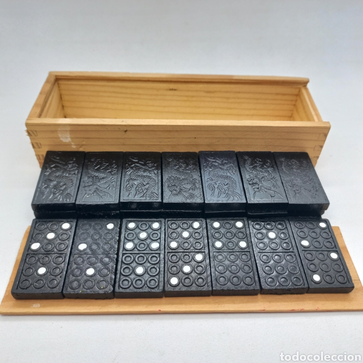 Juegos de mesa: Domin&oacute; de pl&aacute;stico con dibujos de drag&oacute;n - Foto 1