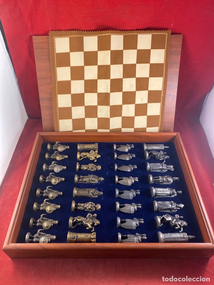 Juegos de mesa: AJEDREZ COMPLETO EN ESTUCHE DE MADERA - Foto 1