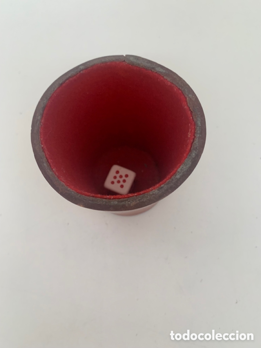 Juegos de mesa: Cubilete antiguo y dado - Foto 2