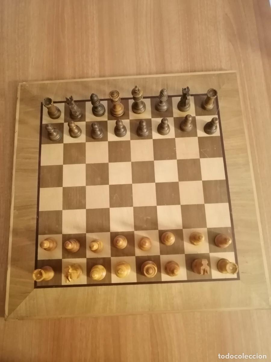 Juegos de mesa: TABLERO DE AJEDREZ CON PIEZAS DE AJEDREZ DE MADERA - Foto 1