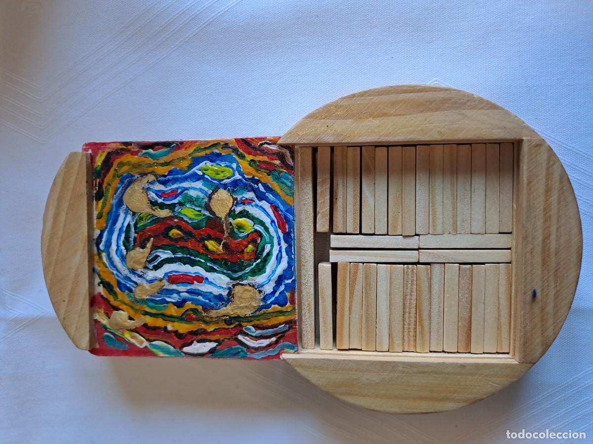 Juegos de mesa: Domin&oacute; en miniatura de madera en caja decorada - Foto 5