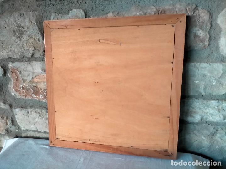 Tablero de ajedrez de madera antiguo con piezas negras y blancas y caja  original años 40-50