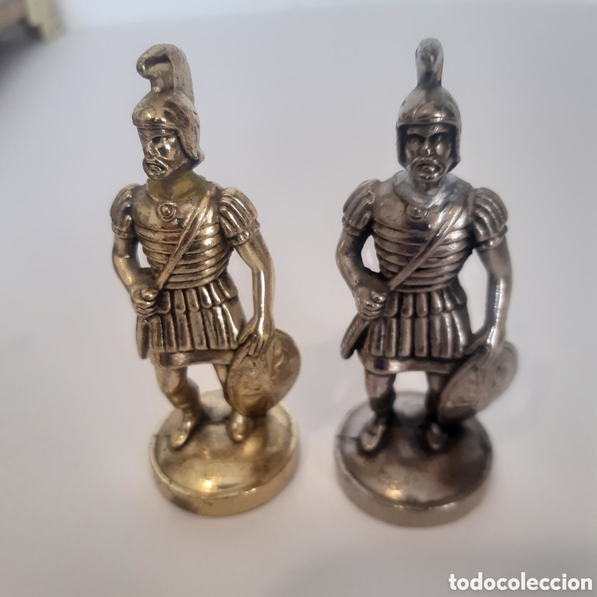 Juegos de mesa: Juego de Ajedrez griego metalico. - Foto 4