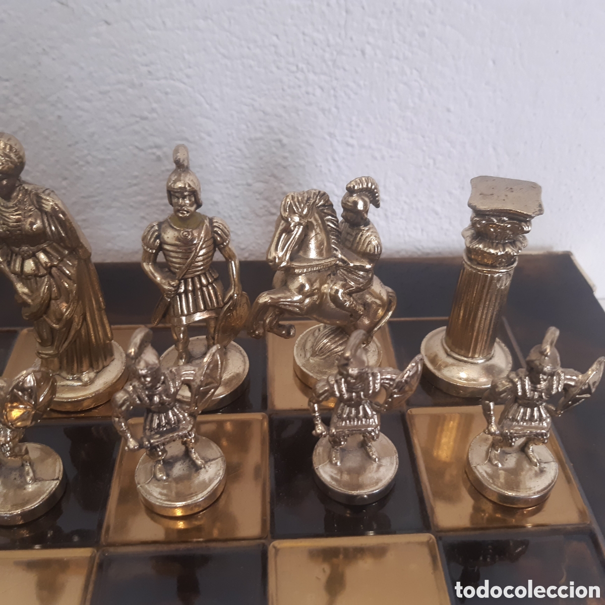 Juegos de mesa: Juego de Ajedrez griego metalico. - Foto 7