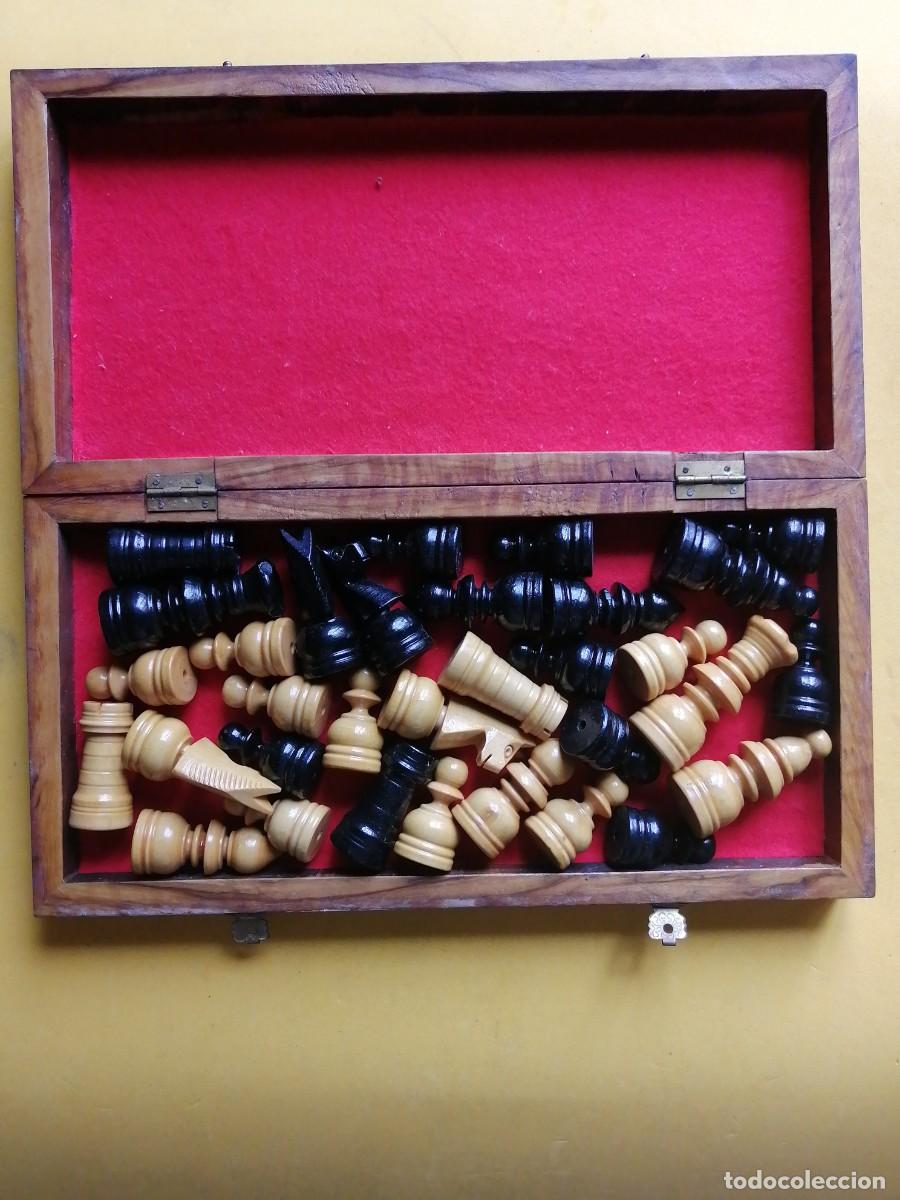 Juegos de mesa: Juego de ajedrez en madera plegable. - Foto 2