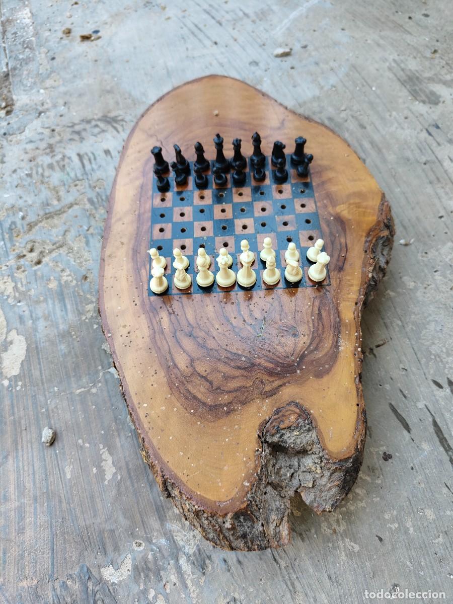 Juegos de mesa: AJEDREZ DECORACION SOBRE CORTE DE MADERA - Foto 1