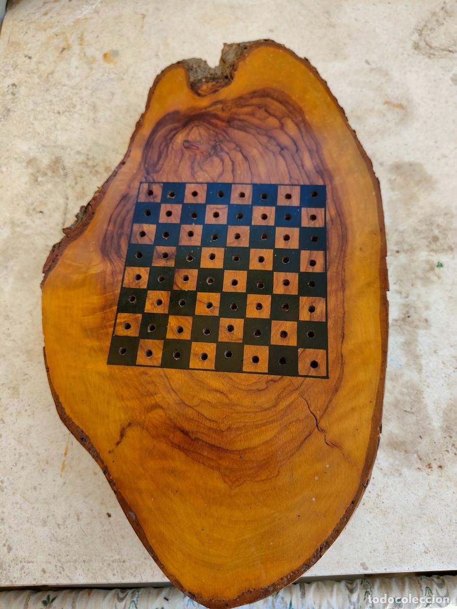 Juegos de mesa: AJEDREZ DECORACION SOBRE CORTE DE MADERA - Foto 3