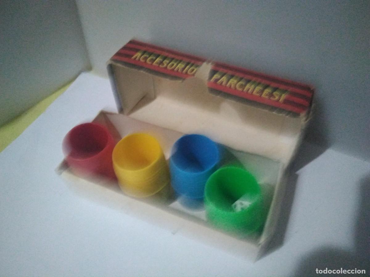 Juegos de mesa: Antiguas cajas de piezas de parchis - Foto 3