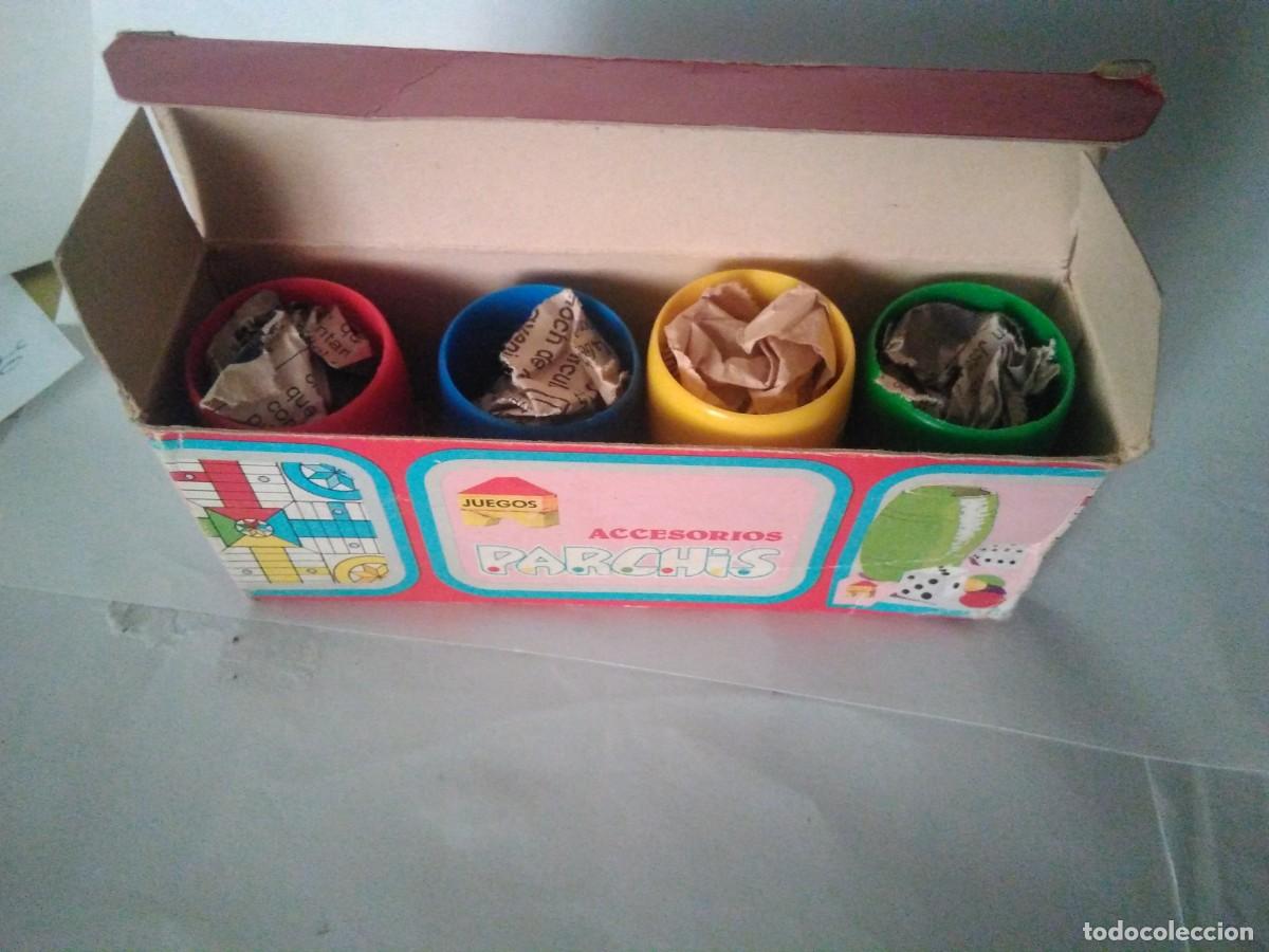 Juegos de mesa: Antiguas cajas de piezas de parchis - Foto 2