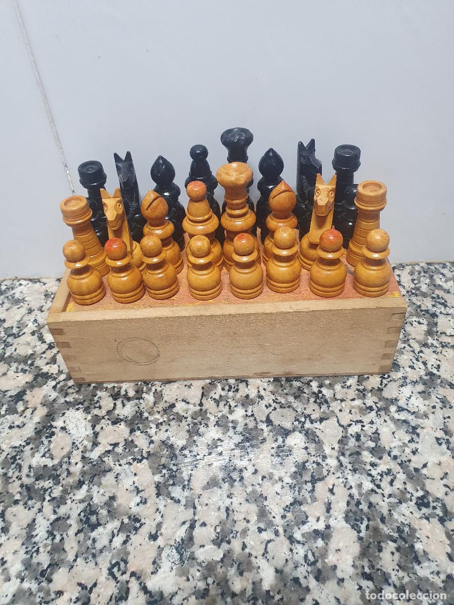 Juegos de mesa: JUEGO DE AJEDREZ DE MADERA CON CAJA. - Foto 1