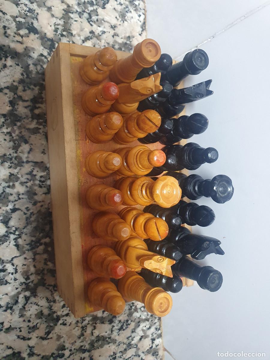 Juegos de mesa: JUEGO DE AJEDREZ DE MADERA CON CAJA. - Foto 2