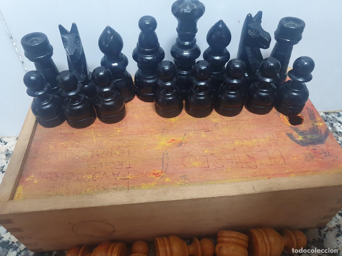 Juegos de mesa: JUEGO DE AJEDREZ DE MADERA CON CAJA. - Foto 4