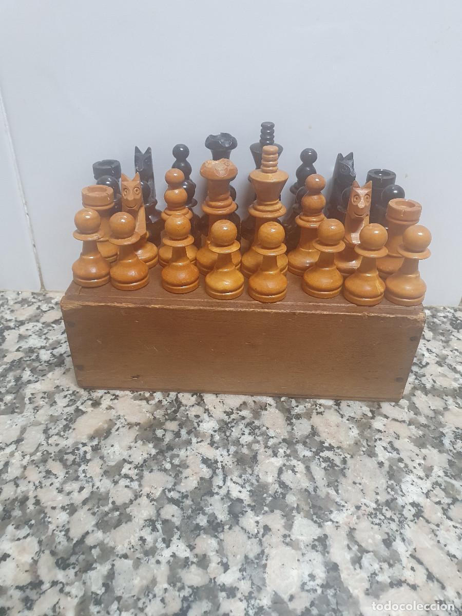 Juegos de mesa: JUEGO DE AJEDREZ DE MADERA CON CAJA. - Foto 1