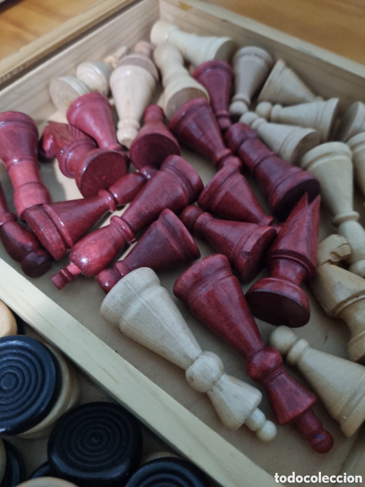 Juegos de mesa: Antiguo ajedrez en madera - Foto 2