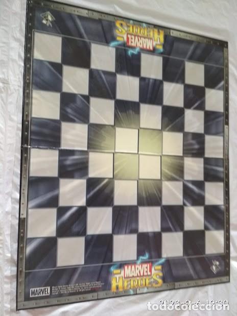 Juegos de mesa: TABLERO DE AJEDREZ DE SUPERHEROES LAMINADO - Foto 1