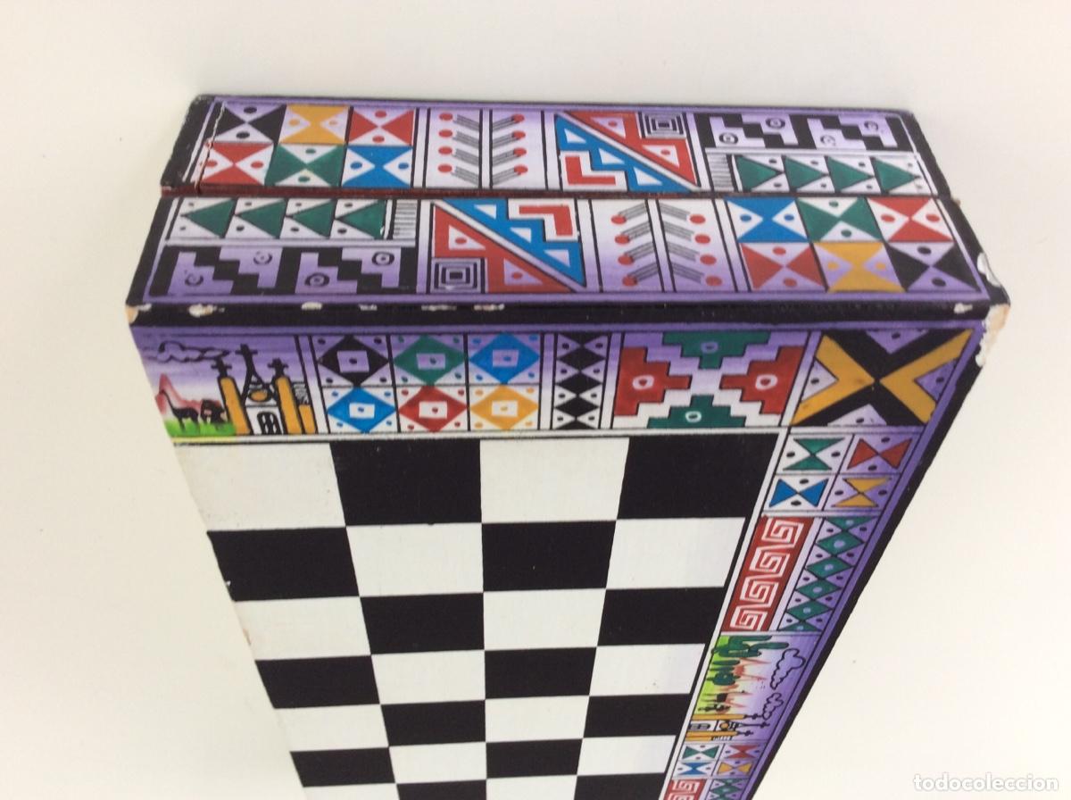 Juegos de mesa: JUEGO DE AJEDREZ ANTIGUO CON CAJA PROFUSAMENTE DECORADA - Foto 6