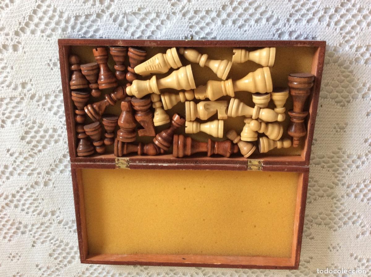 Juegos de mesa: JUEGO DE AJEDREZ ANTIGUO CON CAJA PROFUSAMENTE DECORADA - Foto 9