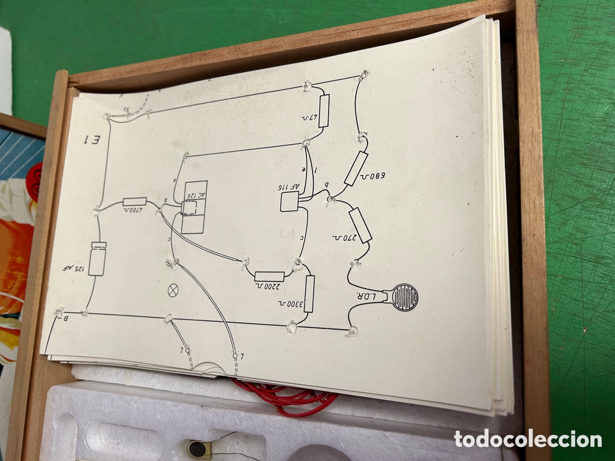 Juegos de mesa: ANTIGUO PHILIPD ELECTRNIC ALL TRANSISTOR ENGINEER E E 8 Y E E 20 EN CAJA DE MADERA INCOMPLETO - Foto 4