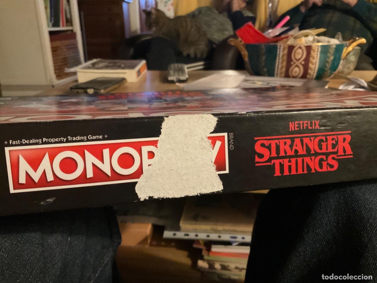 Juegos de mesa: STRANGER THINGS MONOPOLY En ingles - Foto 14