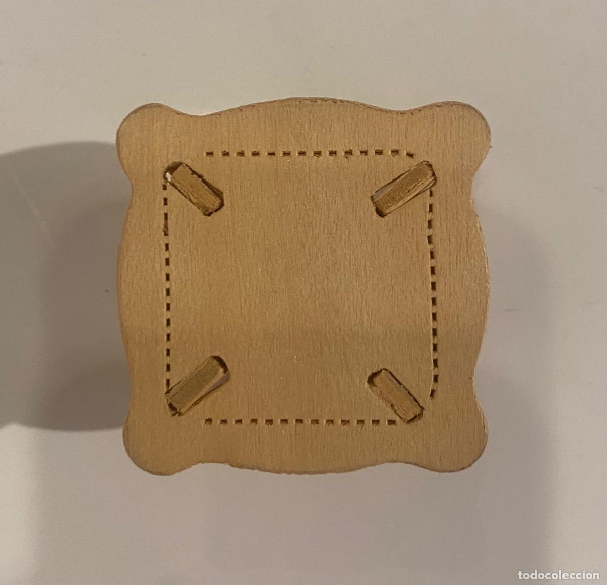 Juegos de mesa: Mesa de madera para casa de mu&ntilde;ecas - Foto 2