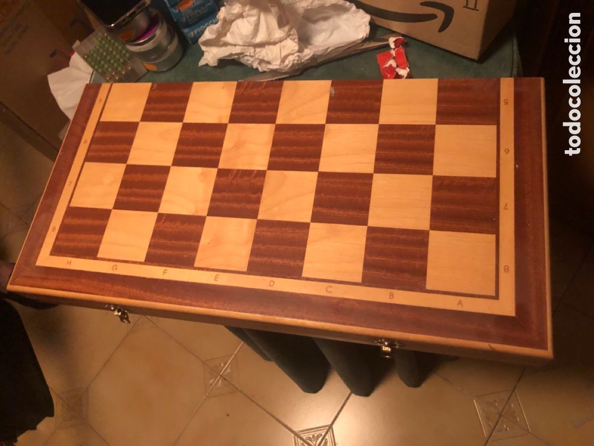 Juegos de mesa: tablero-caja de ajedrez con figuras de resina - Foto 1