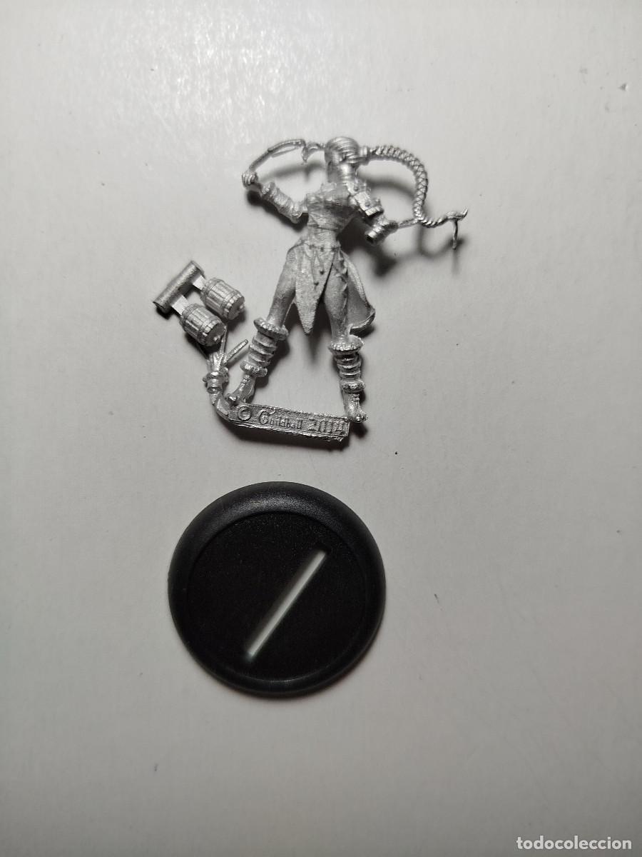 Juegos de mesa: miniatura estilo warhammer - Foto 1