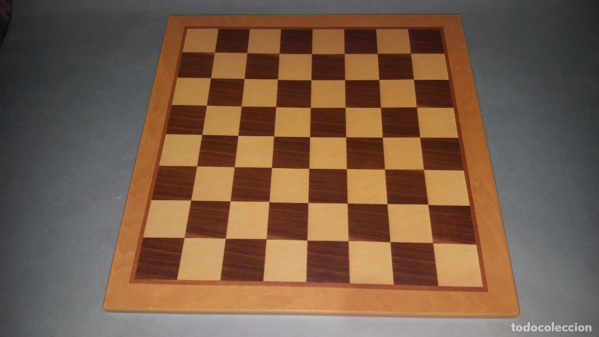 Juegos de mesa: JUEGO AJEDREZ Y PARCHIS - TABLERO DE MADERA - Foto 2
