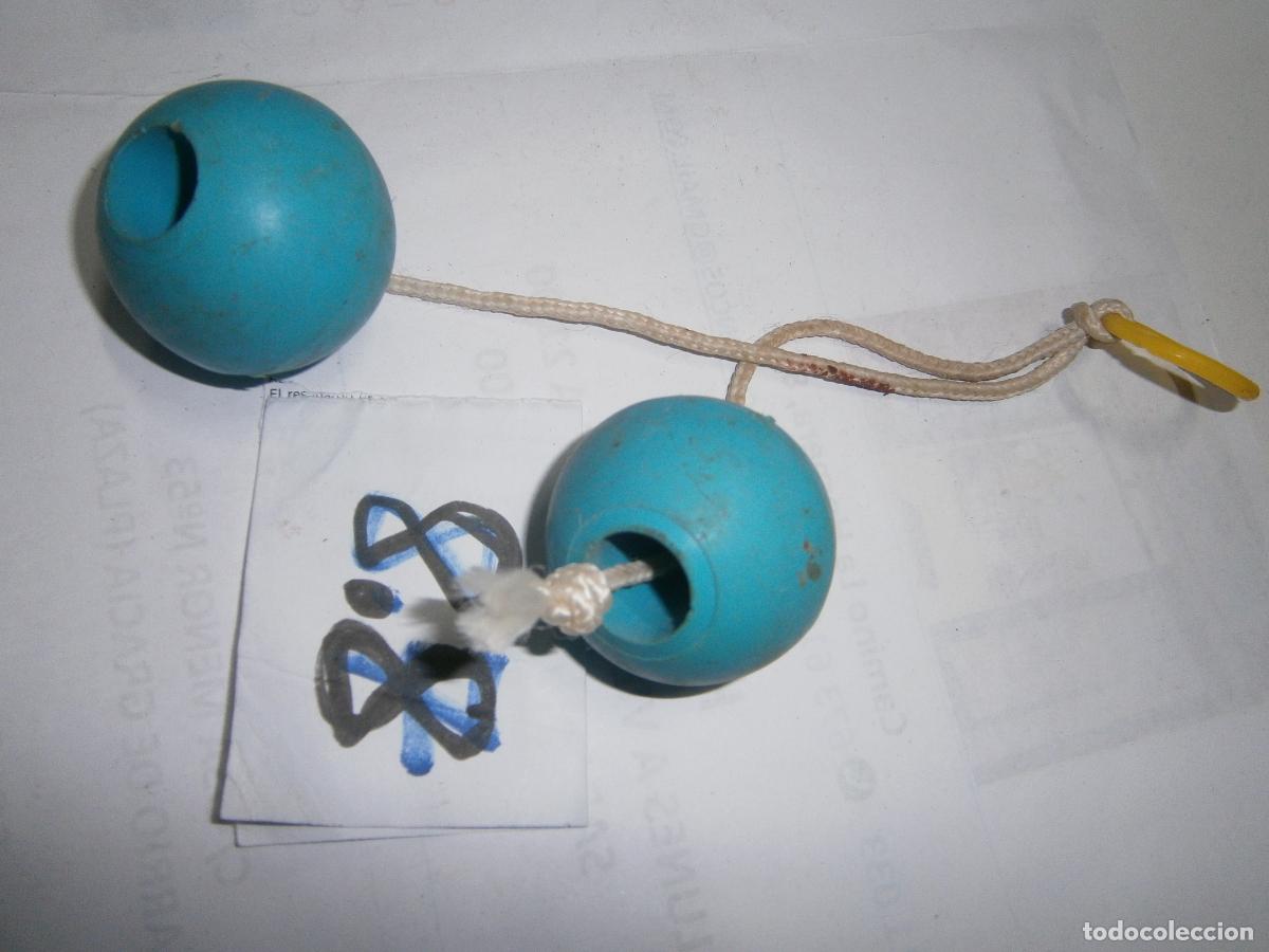 Juegos de mesa: ANTIGUO JUEGO DE BOLAS TAKA TAKA - Foto 1