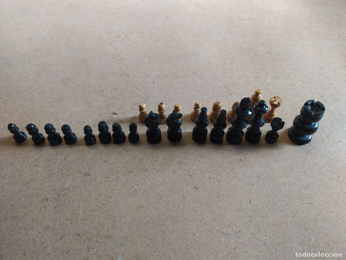 Juegos de mesa: Juego de ajedrez, incompleto - Foto 4