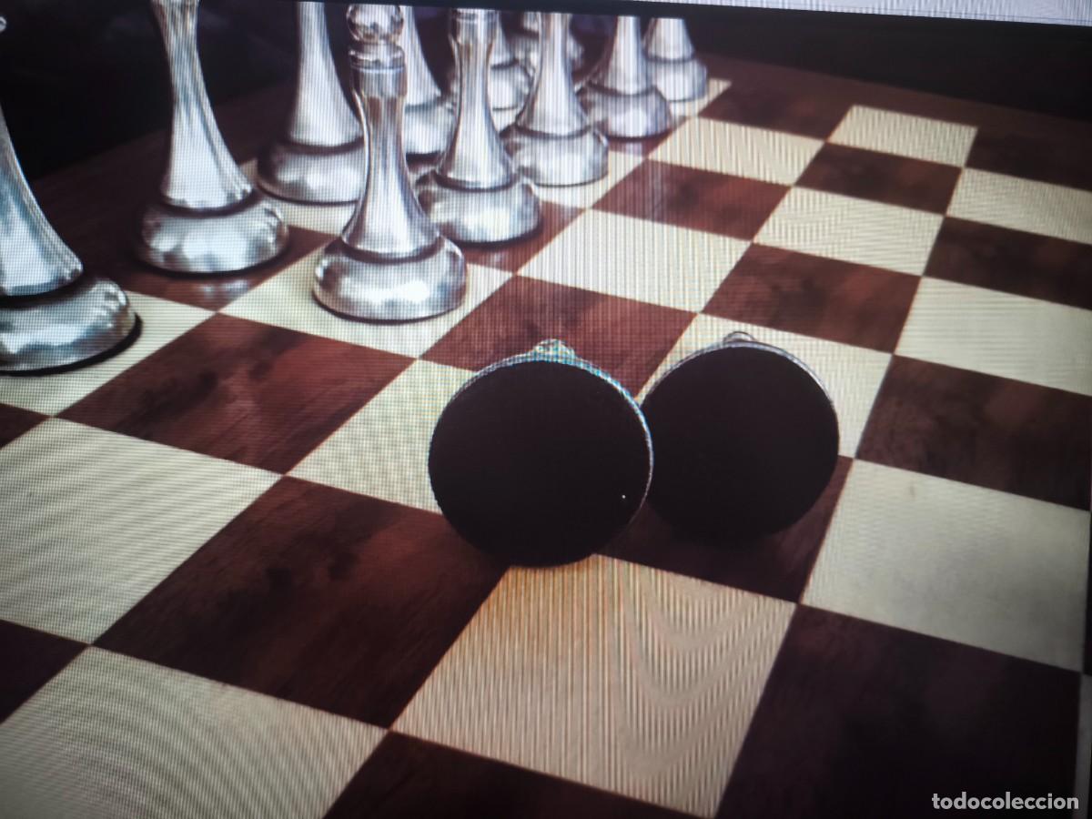 Juegos de mesa: Ajedrez de Bronce sobre tabla de madera. - Foto 4