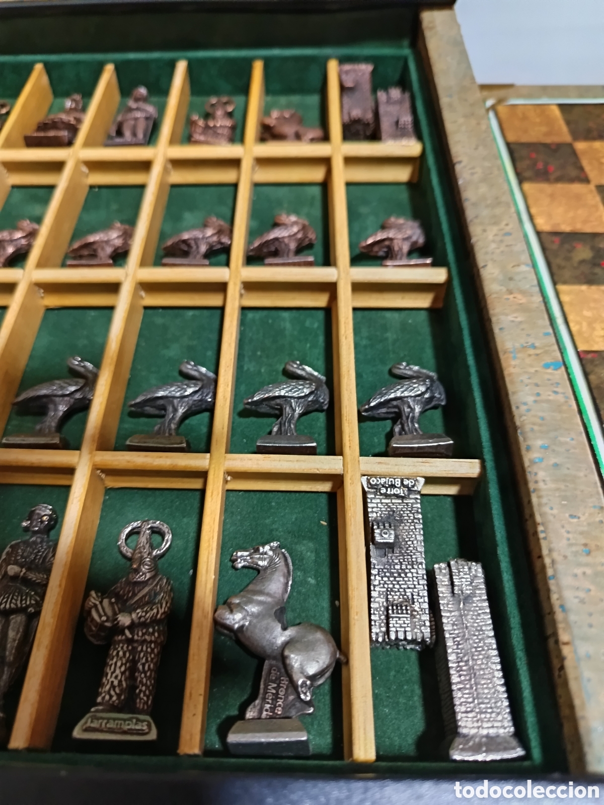 Juegos de mesa: Ajedrez con s&iacute;mbolos extreme&ntilde;os - Foto 2