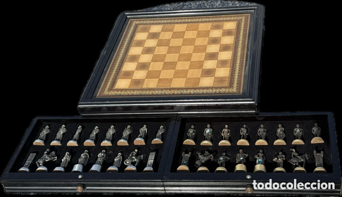 Juegos de mesa: Ajedrez antiguo de madera con las figuras de plomo completo - Foto 1