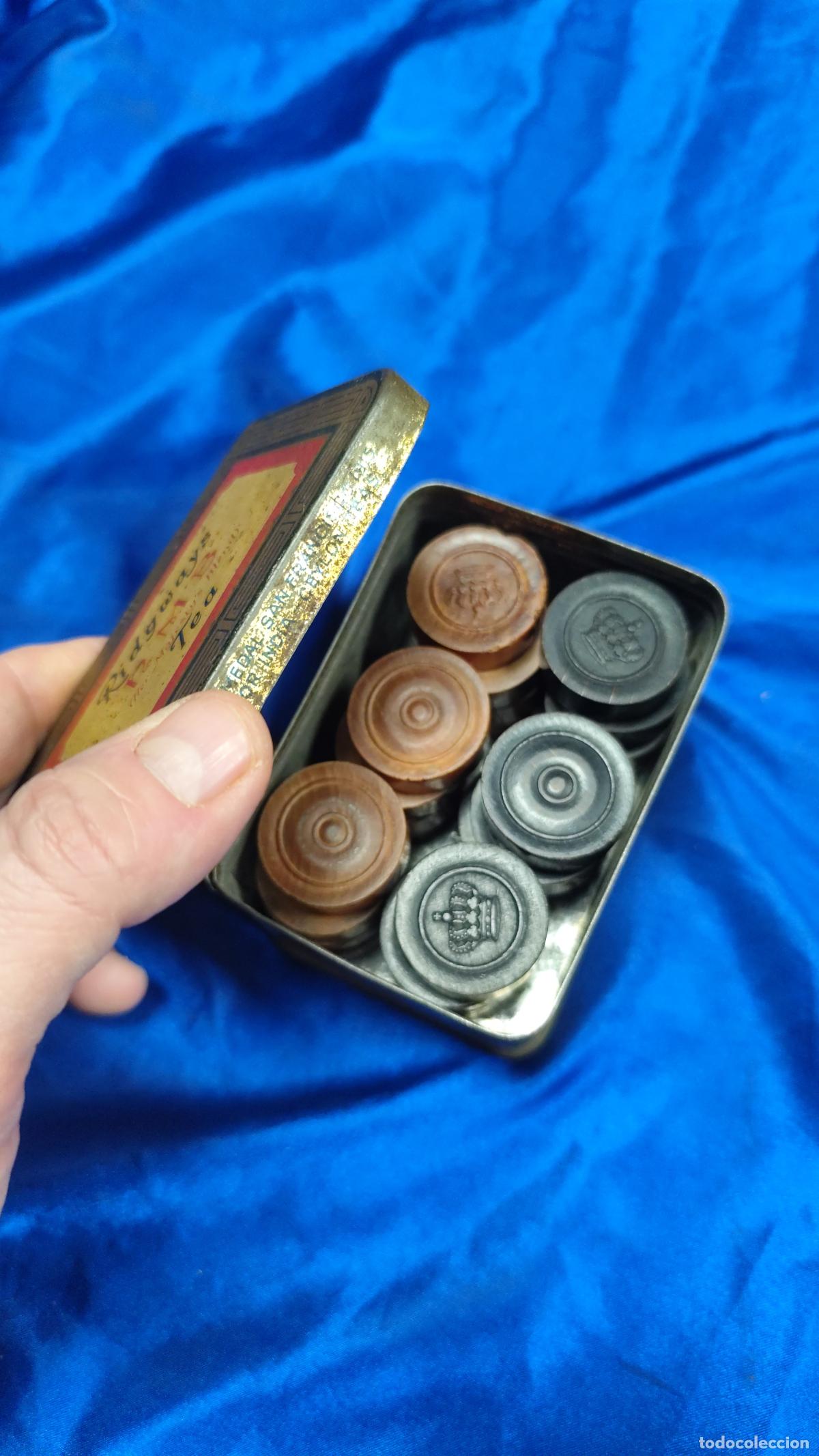 Juegos de mesa: ANTIGUO JUEGO DE DAMAS EN MADERA CON CORONA - Foto 2