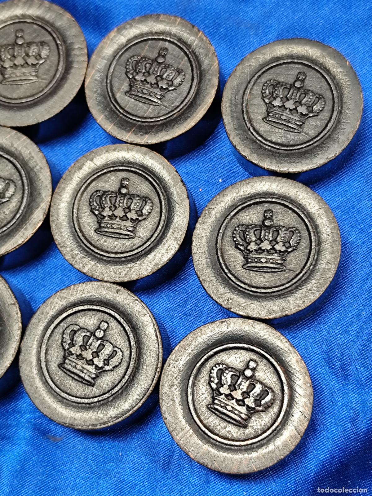 Juegos de mesa: ANTIGUO JUEGO DE DAMAS EN MADERA CON CORONA - Foto 4