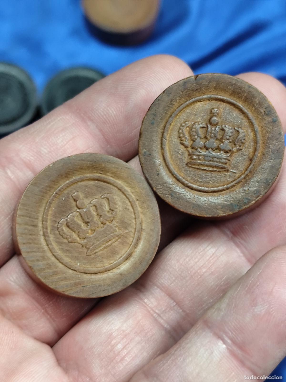 Juegos de mesa: ANTIGUO JUEGO DE DAMAS EN MADERA CON CORONA - Foto 8